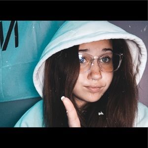 Meet your Posher, Haylee